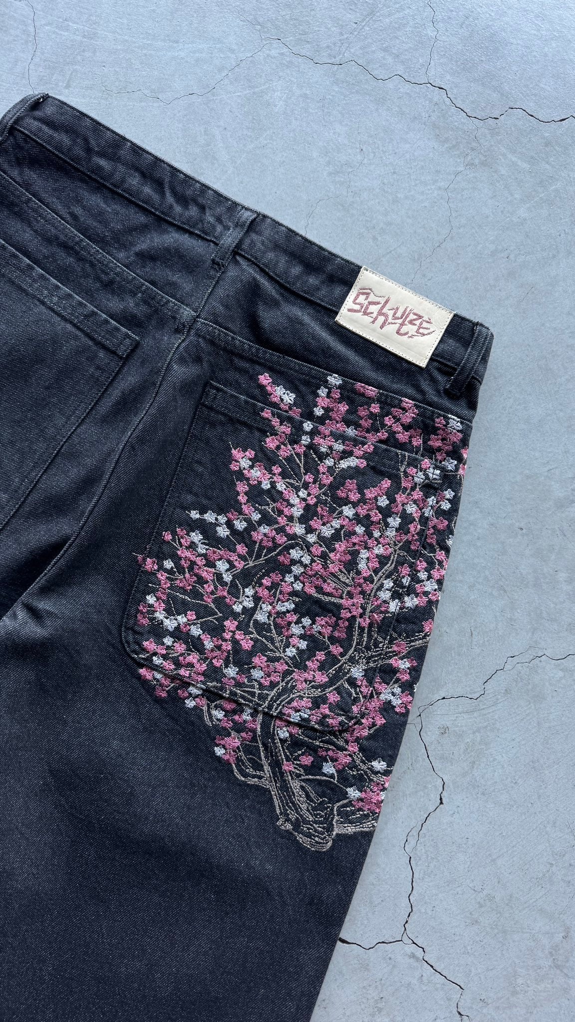 CHERRY SHORT